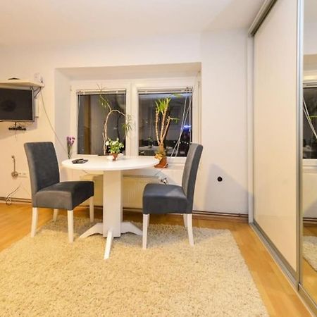 Apartment In ซาราเยโว ภายนอก รูปภาพ